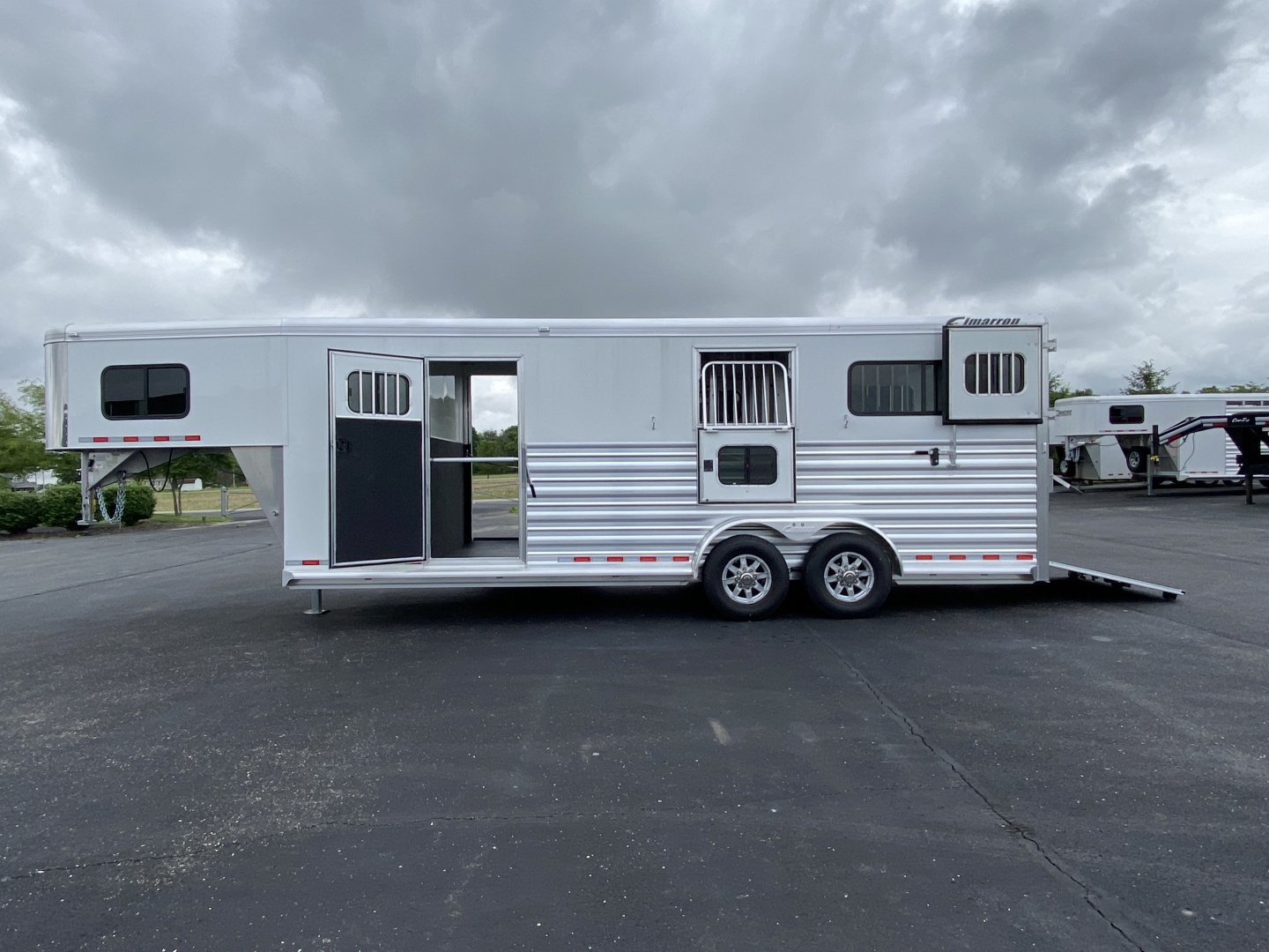 New 2025 Cimarron Norstar 24’ Gooseneck All-Aluminum 2+1 Horse Trailer