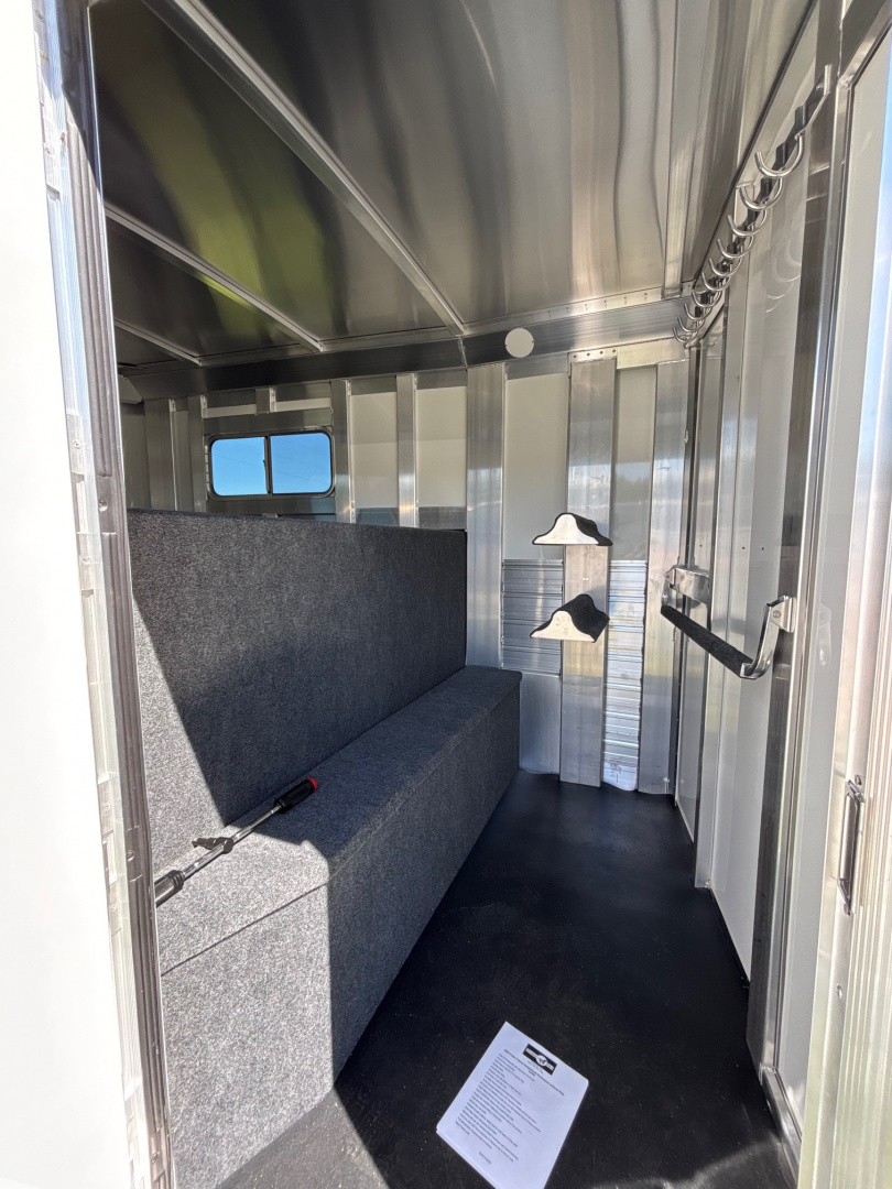 Used 2024 4-Star Trailers Straight Load 2 Horse Side Ramp Gooseneck 6'10" width Horse Trailer