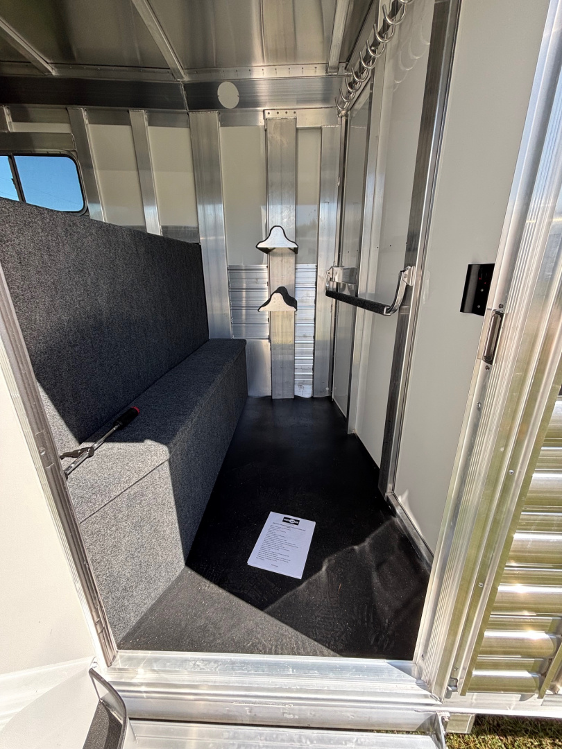 Used 2024 4-Star Trailers Straight Load 2 Horse Side Ramp Gooseneck 6'10" width Horse Trailer