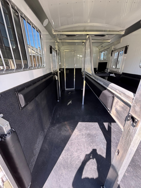 Used 2024 4-Star Trailers Straight Load 2 Horse Side Ramp Gooseneck 6'10" width Horse Trailer