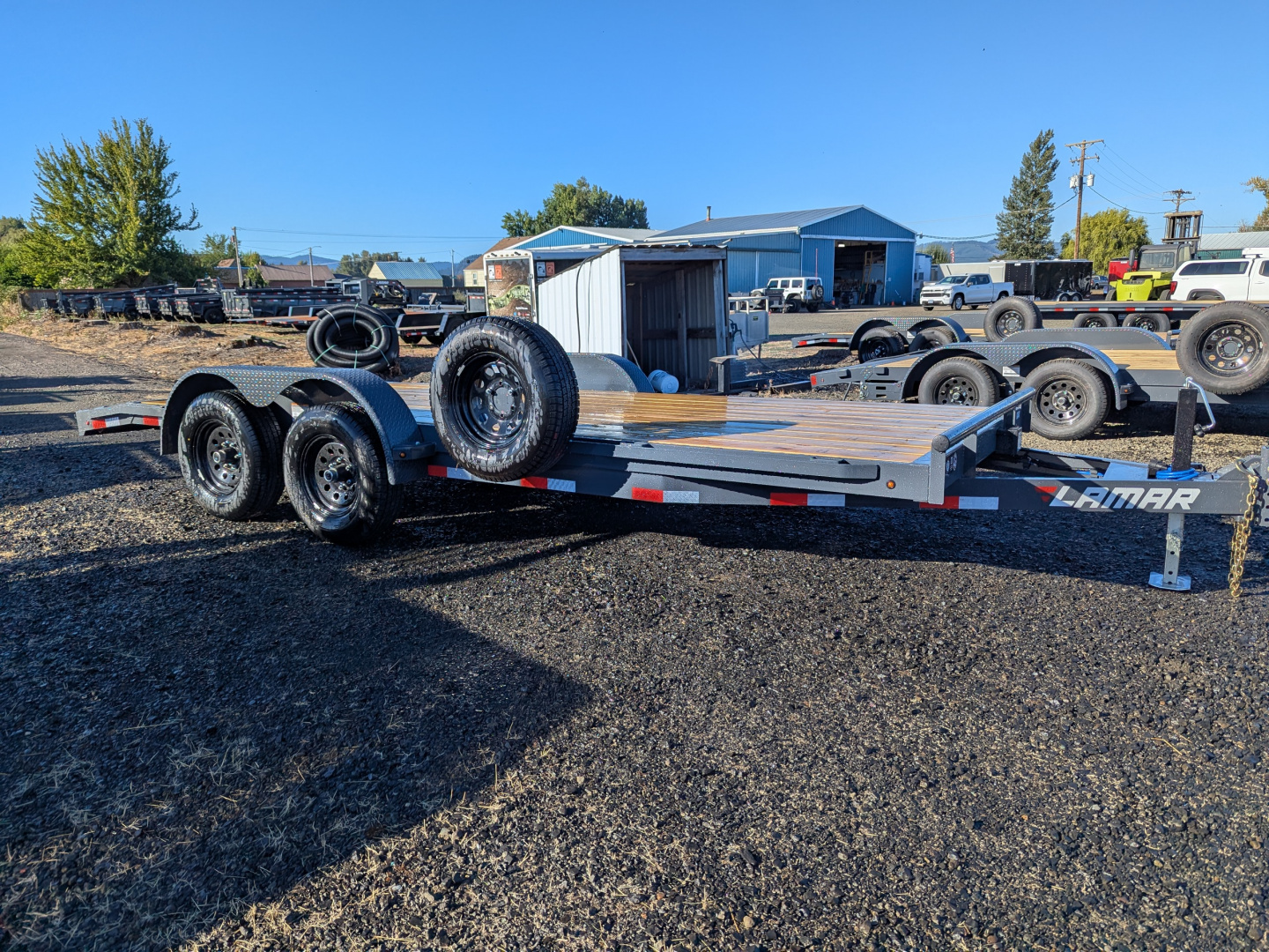 New 2026 LAMAR TRAILERS 83" x 18' /10K Flatbed Trailer