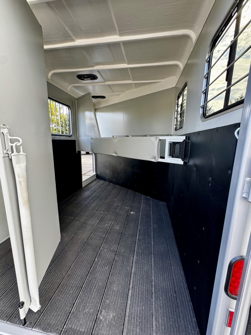 New 2025 Hawk Elite 2H Slant Trailer