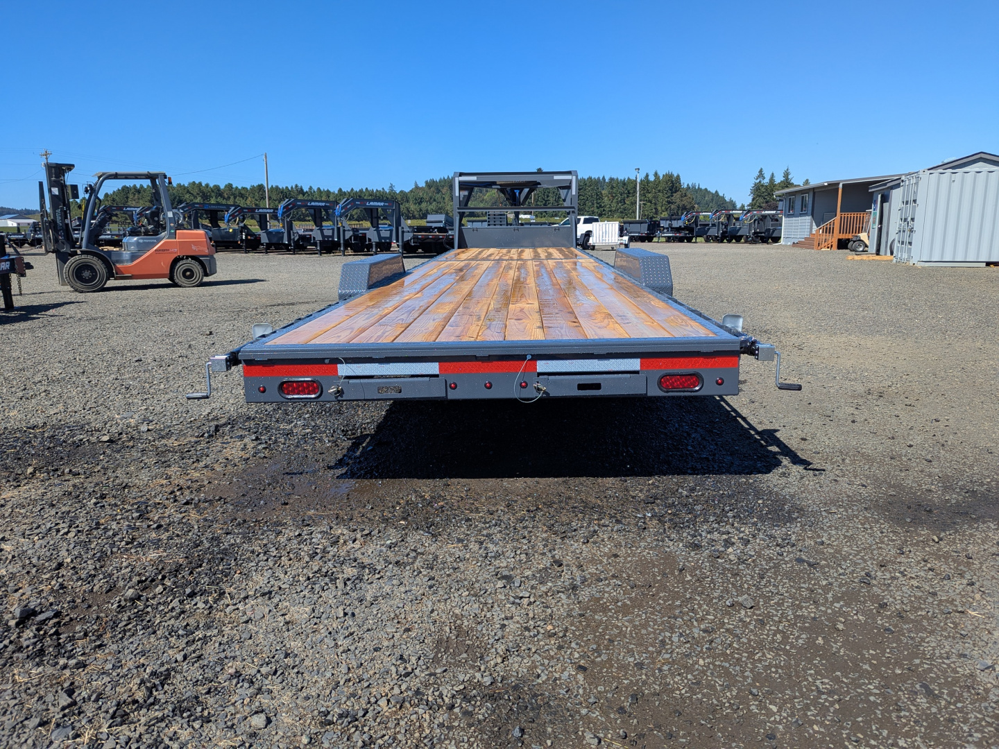 New 2026 LAMAR TRAILERS H8 83x32 14K Flatbed Trailer GOOSENECK