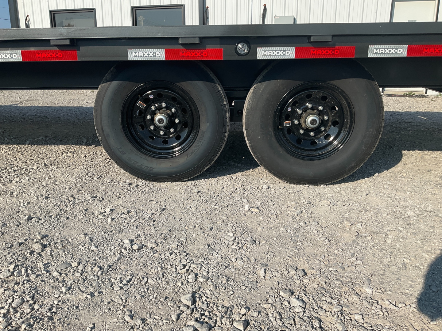 New 2026 MAXX-D 102”x24’ BP Deckover Flatbed – DOX