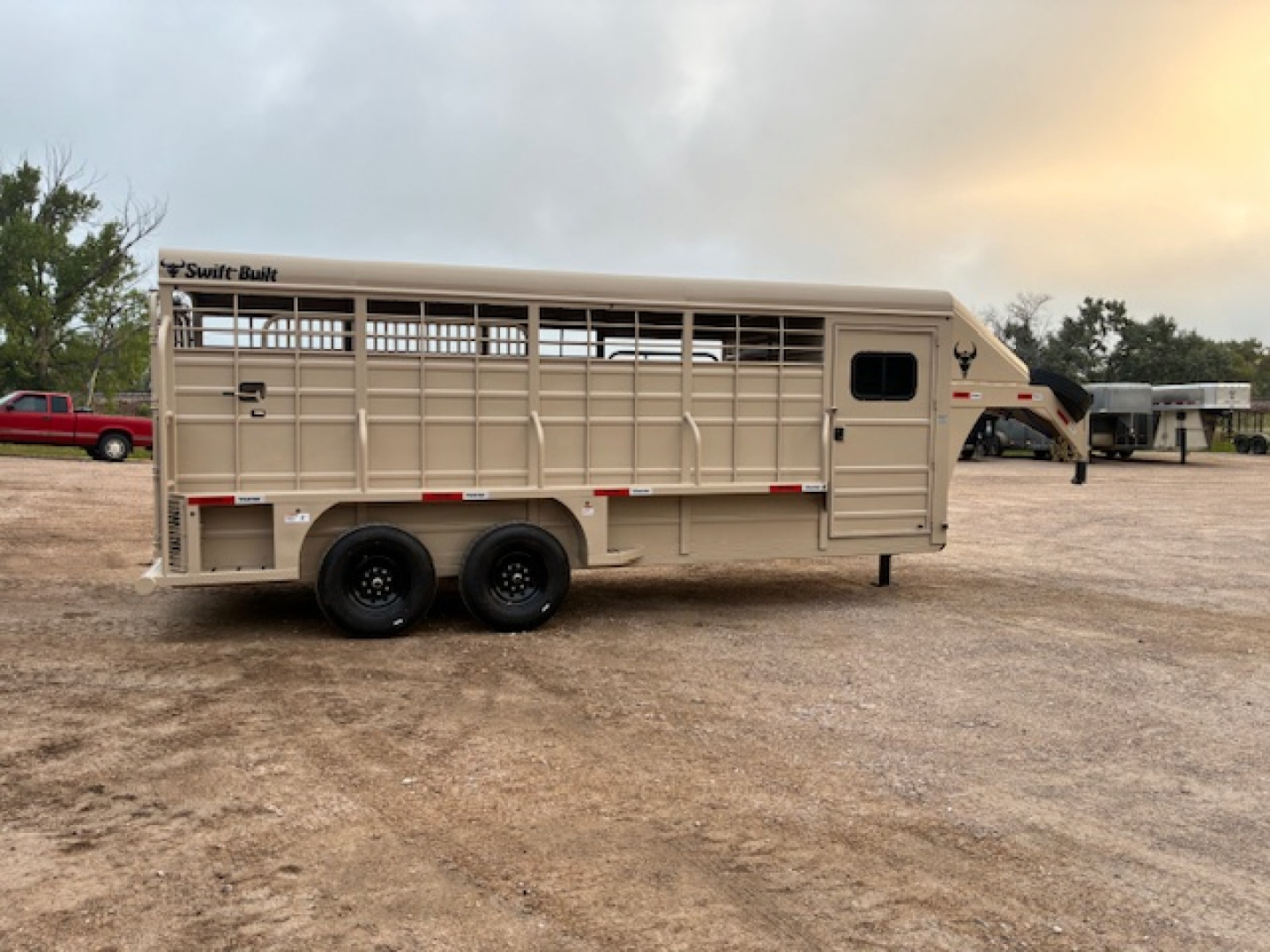 New 2026 Swift Built Trailers stock combo Stock / Stock Combo Trailer