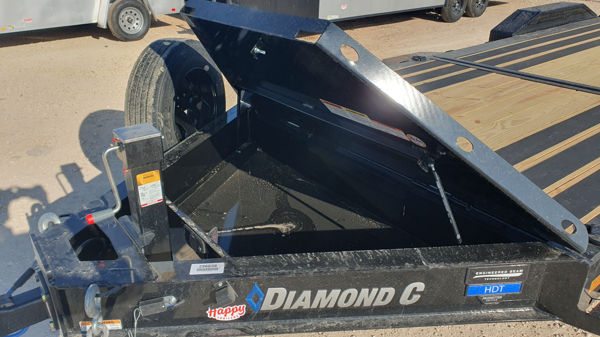 New 2026 Diamond C 82"x22' BP Hydraulically Dampened Tilt - HDT210 Pacesetter Edition