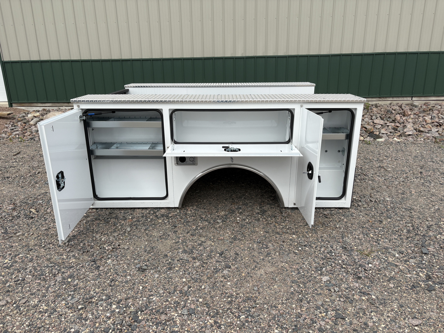 New 2026 PJ Service Body - Single Wheel Long Box