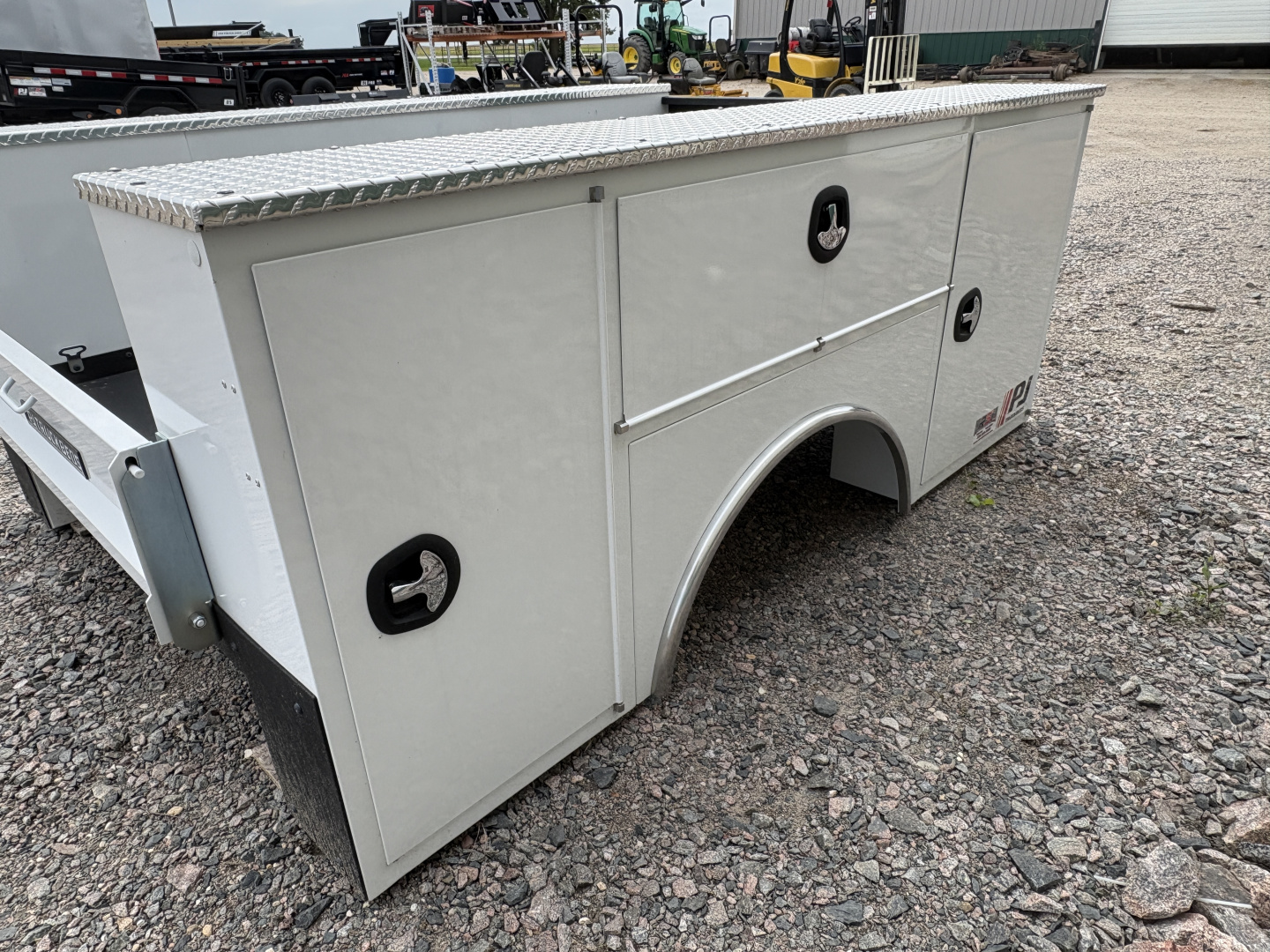 New 2026 PJ Service Body - Single Wheel Long Box