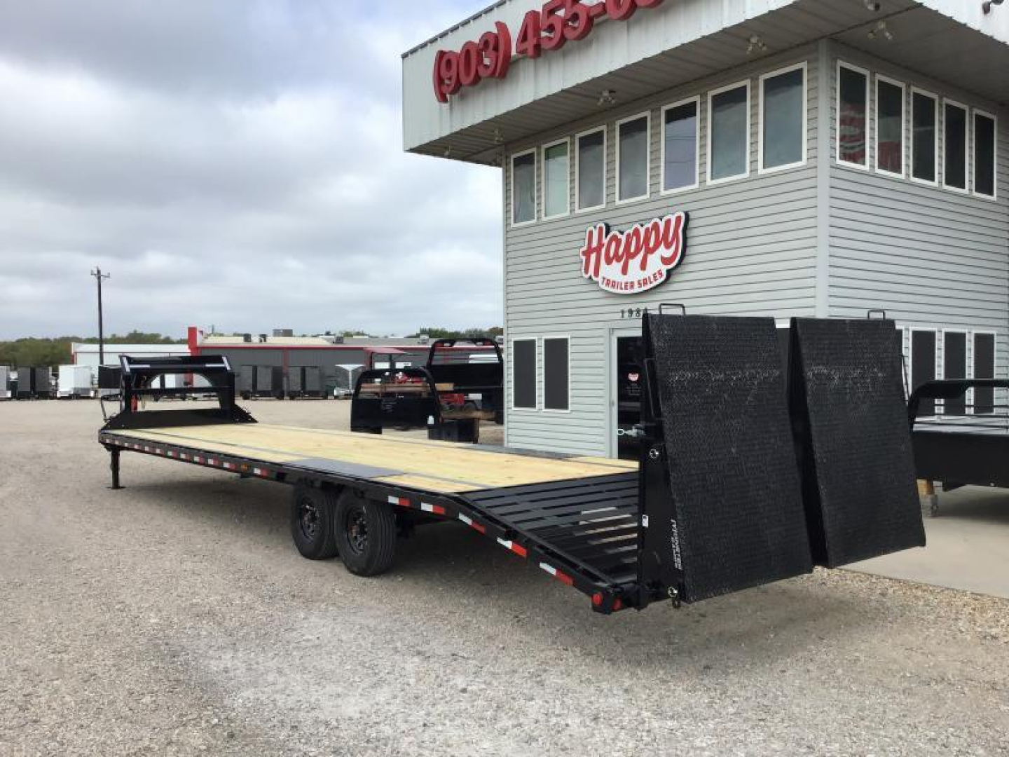 New 2026 PJ 102"x36' GN Low-Pro Flatbed w/ Singles - LX