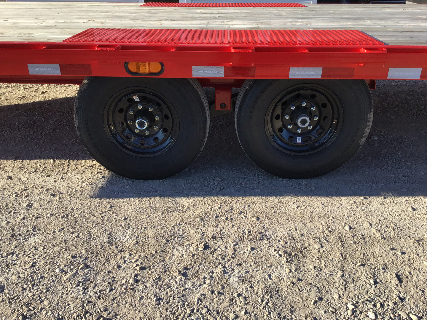 New 2026 PJ 102"x22' BP Deckover Tilt - T8