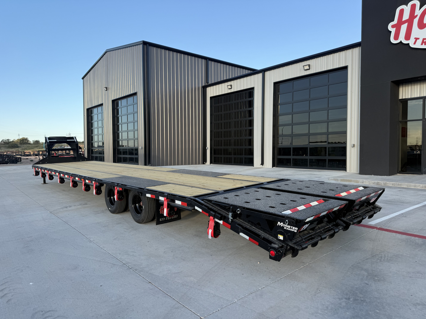 New 2026 PJ 102"x40' GN Low-Pro Air-Ride Flatbed w/ Duals - LD