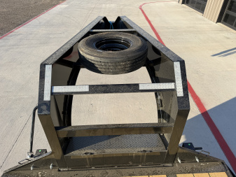 New 2026 PJ 102"x40' GN Low-Pro Air-Ride Flatbed w/ Duals - LD