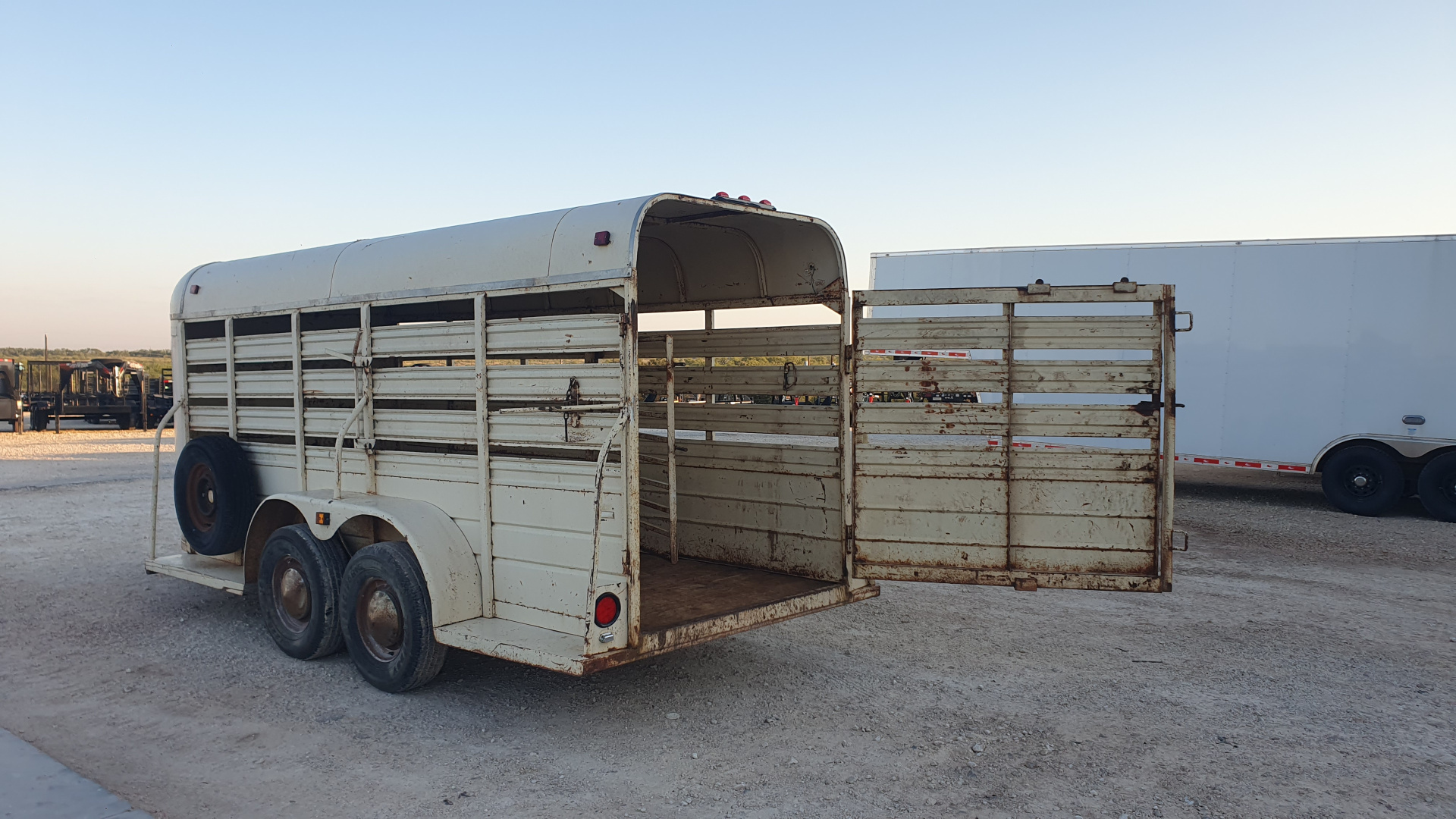 Used 1981 WW 5'x14' Stock Trailer