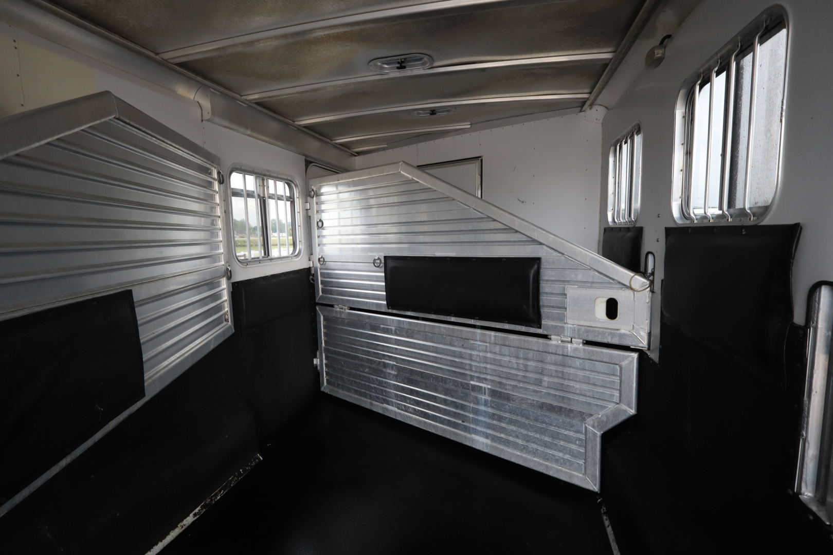 Used 2003 Featherlite Trailers 4 Horse 13' LQ Horse Trailer