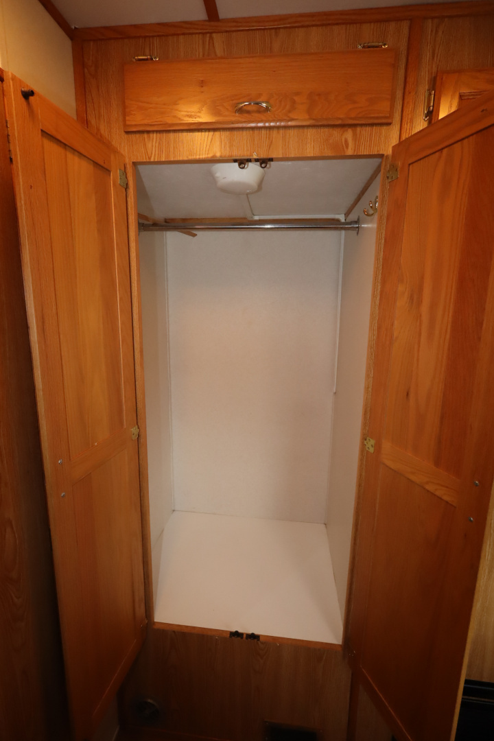 Used 2003 Featherlite Trailers 4 Horse 13' LQ Horse Trailer