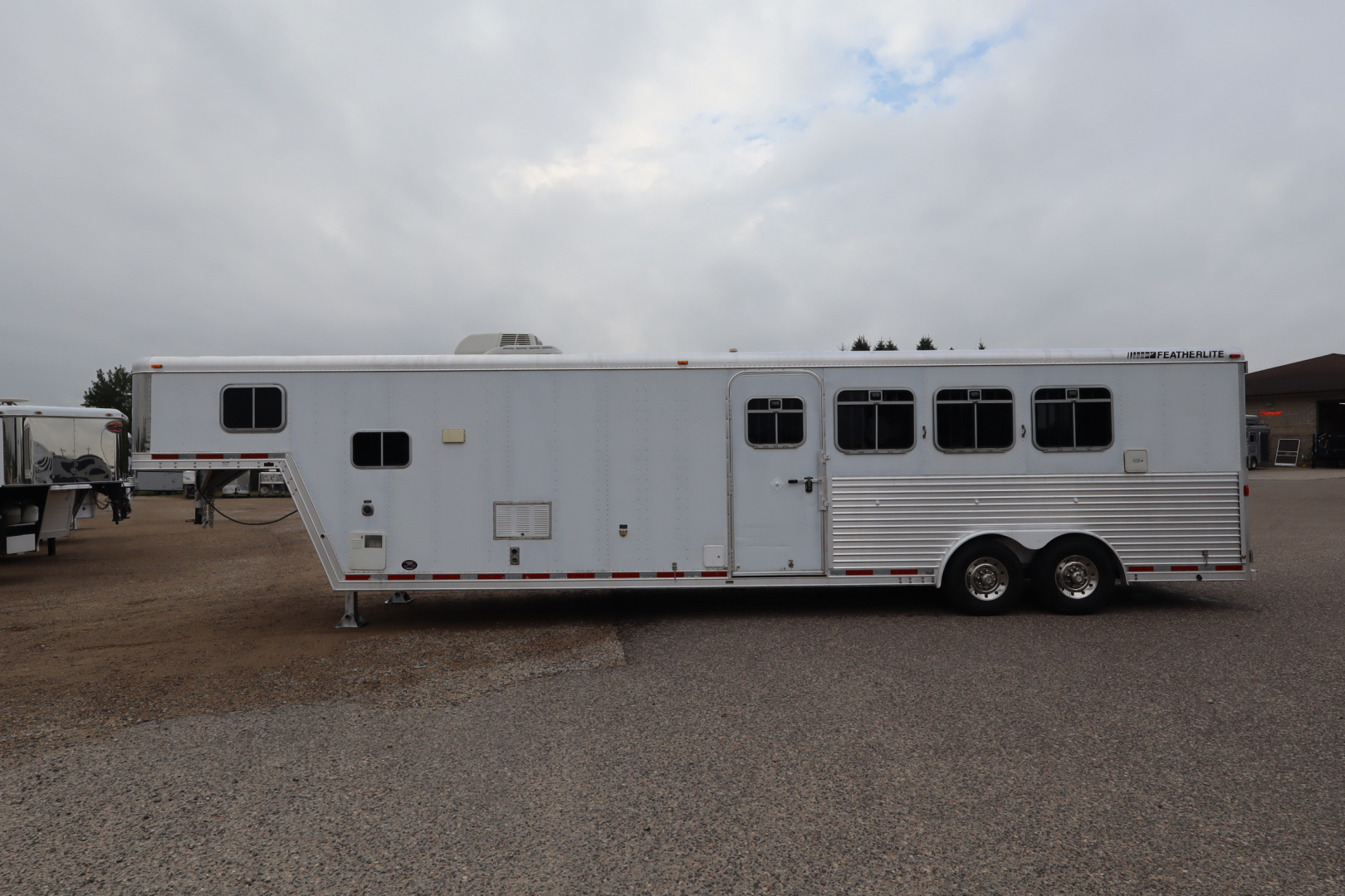 Used 2003 Featherlite Trailers 4 Horse 13' LQ Horse Trailer
