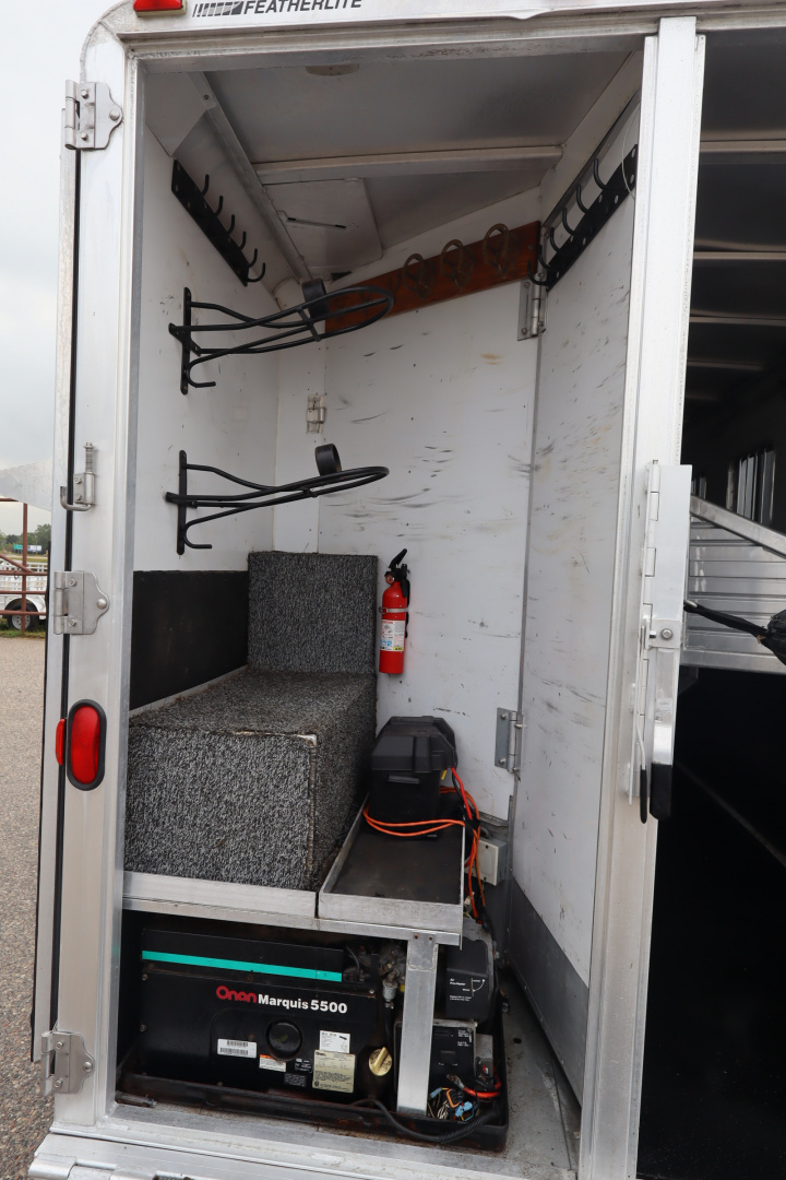 Used 2003 Featherlite Trailers 4 Horse 13' LQ Horse Trailer