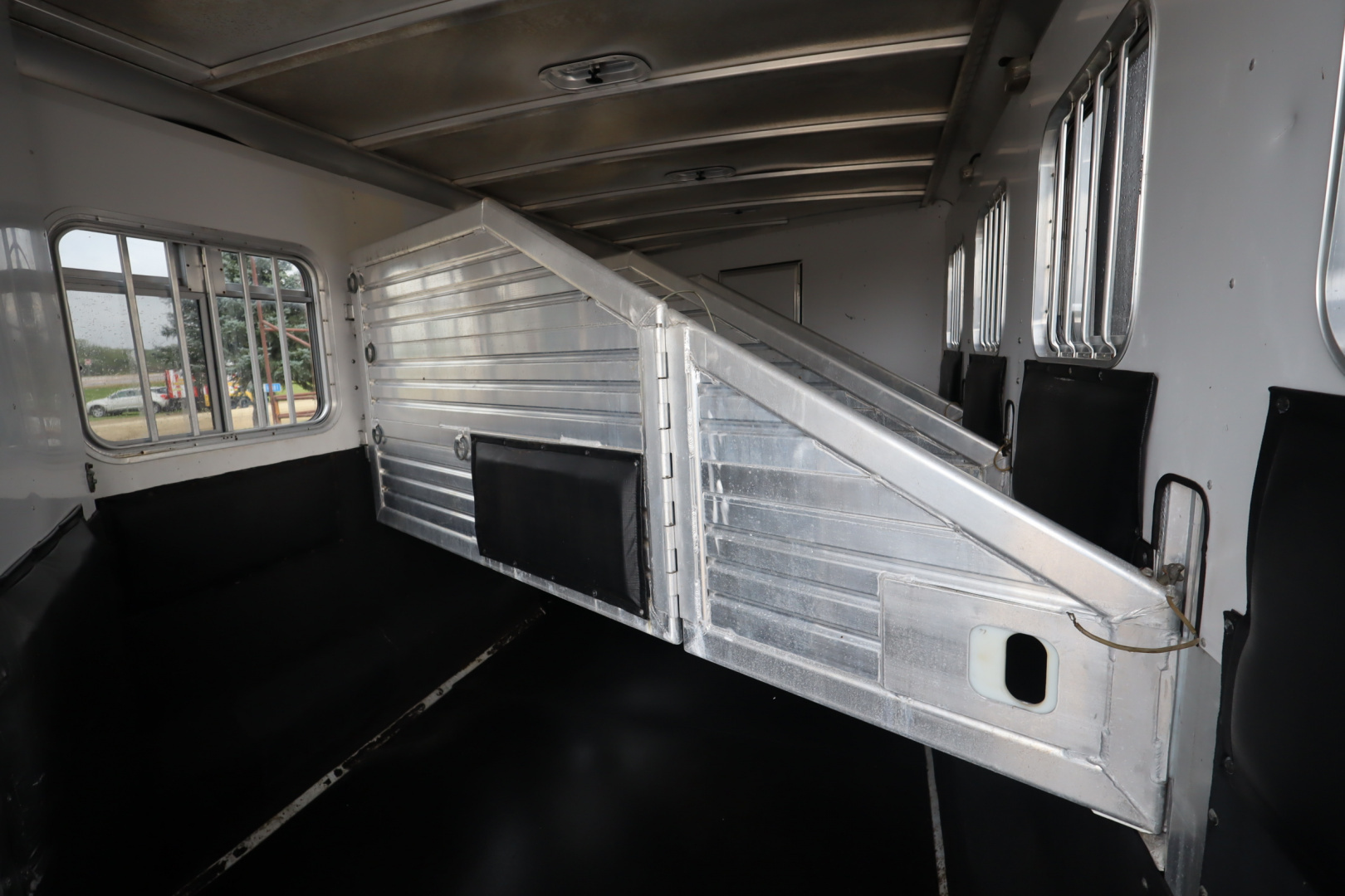 Used 2003 Featherlite Trailers 4 Horse 13' LQ Horse Trailer