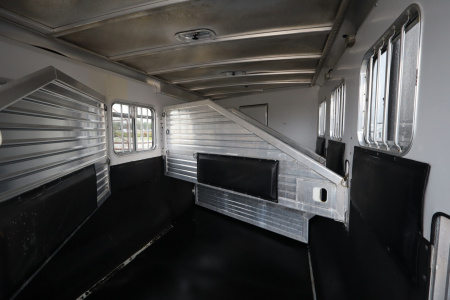 Used 2003 Featherlite Trailers 4 Horse 13' LQ Horse Trailer