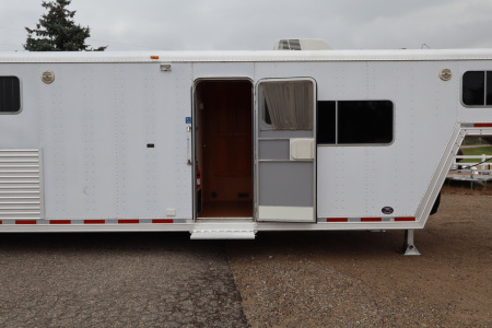 Used 2003 Featherlite Trailers 4 Horse 13' LQ Horse Trailer