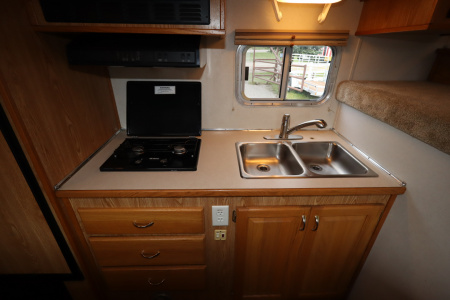 Used 2003 Featherlite Trailers 4 Horse 13' LQ Horse Trailer