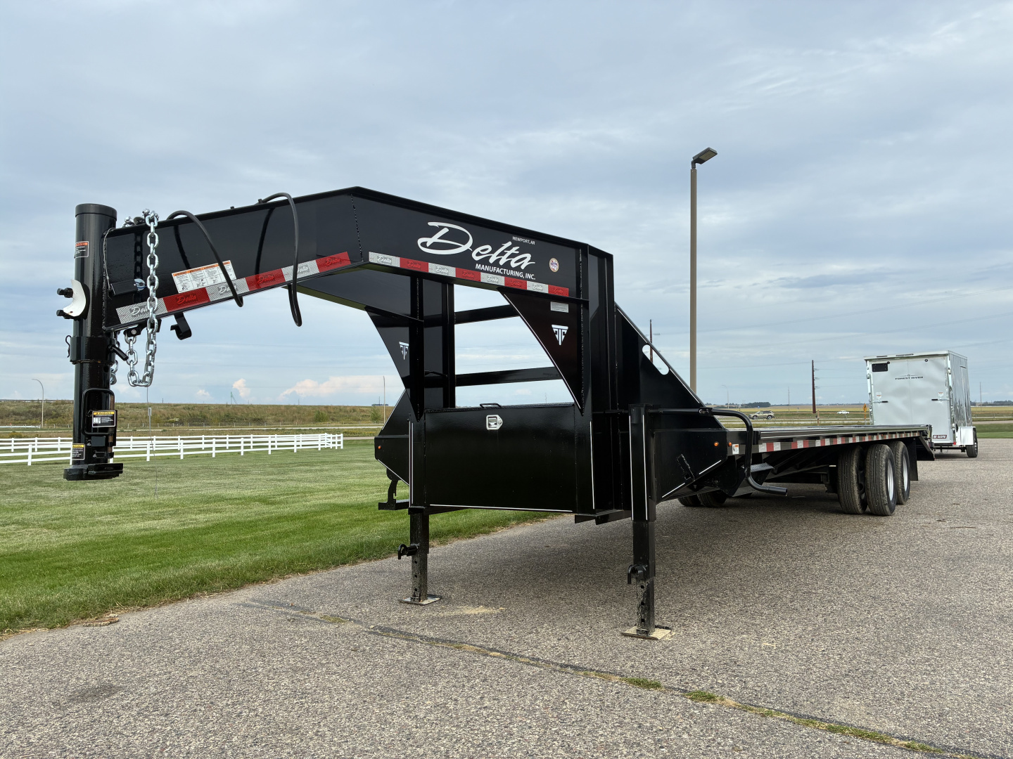 New 2025 Delta Mfg 210GN 32' Flatbed Trailer