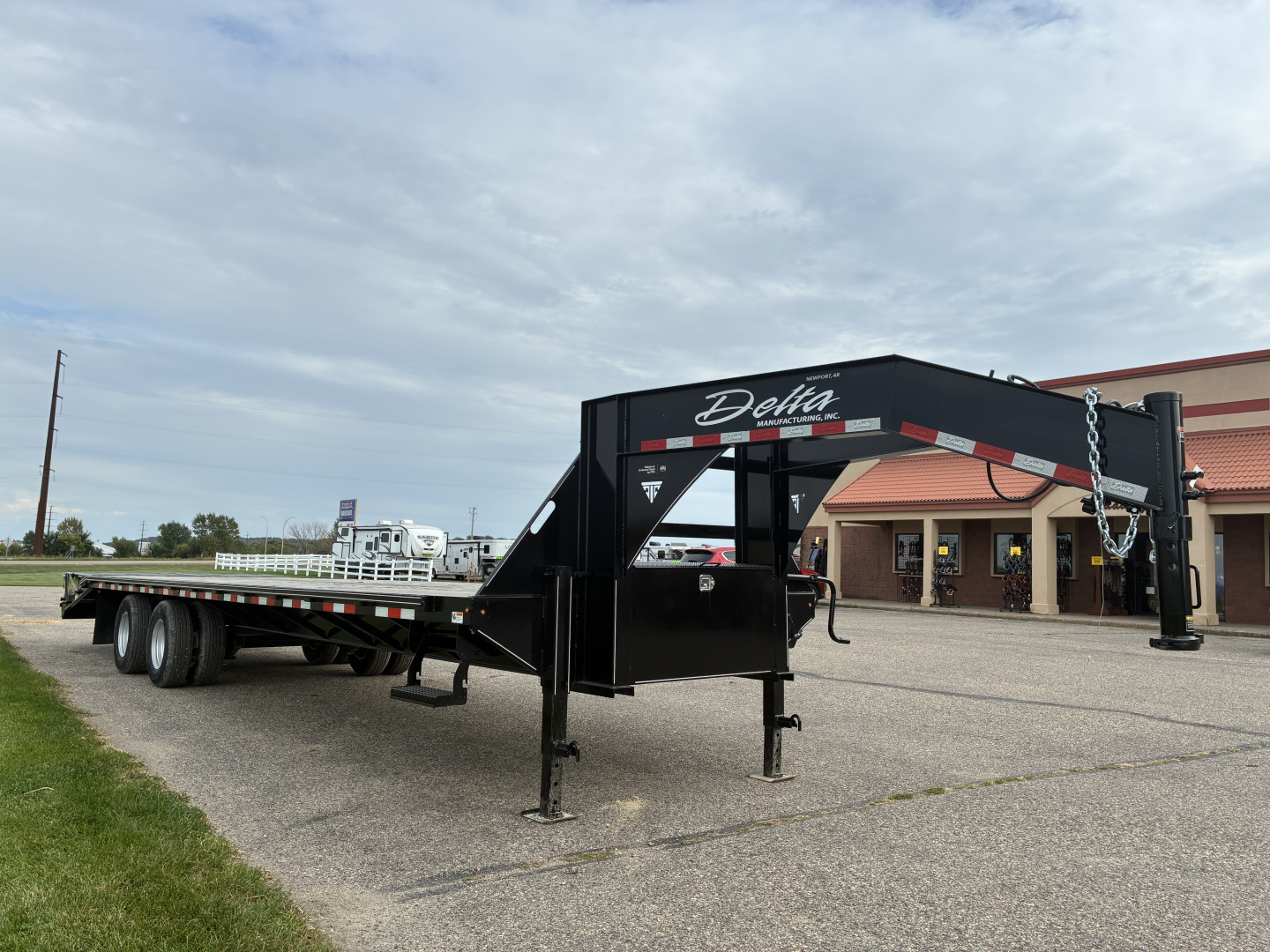 New 2025 Delta Mfg 210GN 32' Flatbed Trailer