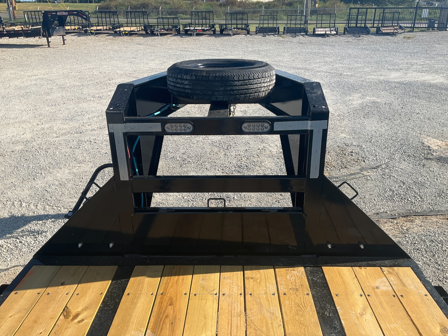 New 2026 Big Tex 102"x30' GN Tandem Dual Flatbed – 22GN