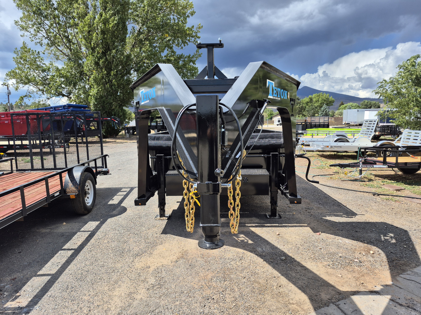 New 2026 Teton Tandem Axle Gooseneck Dump/14,000 GVWR/83"X14'