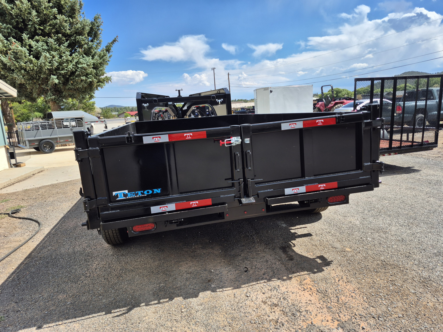 New 2026 Teton Tandem Axle Gooseneck Dump/14,000 GVWR/83"X14'