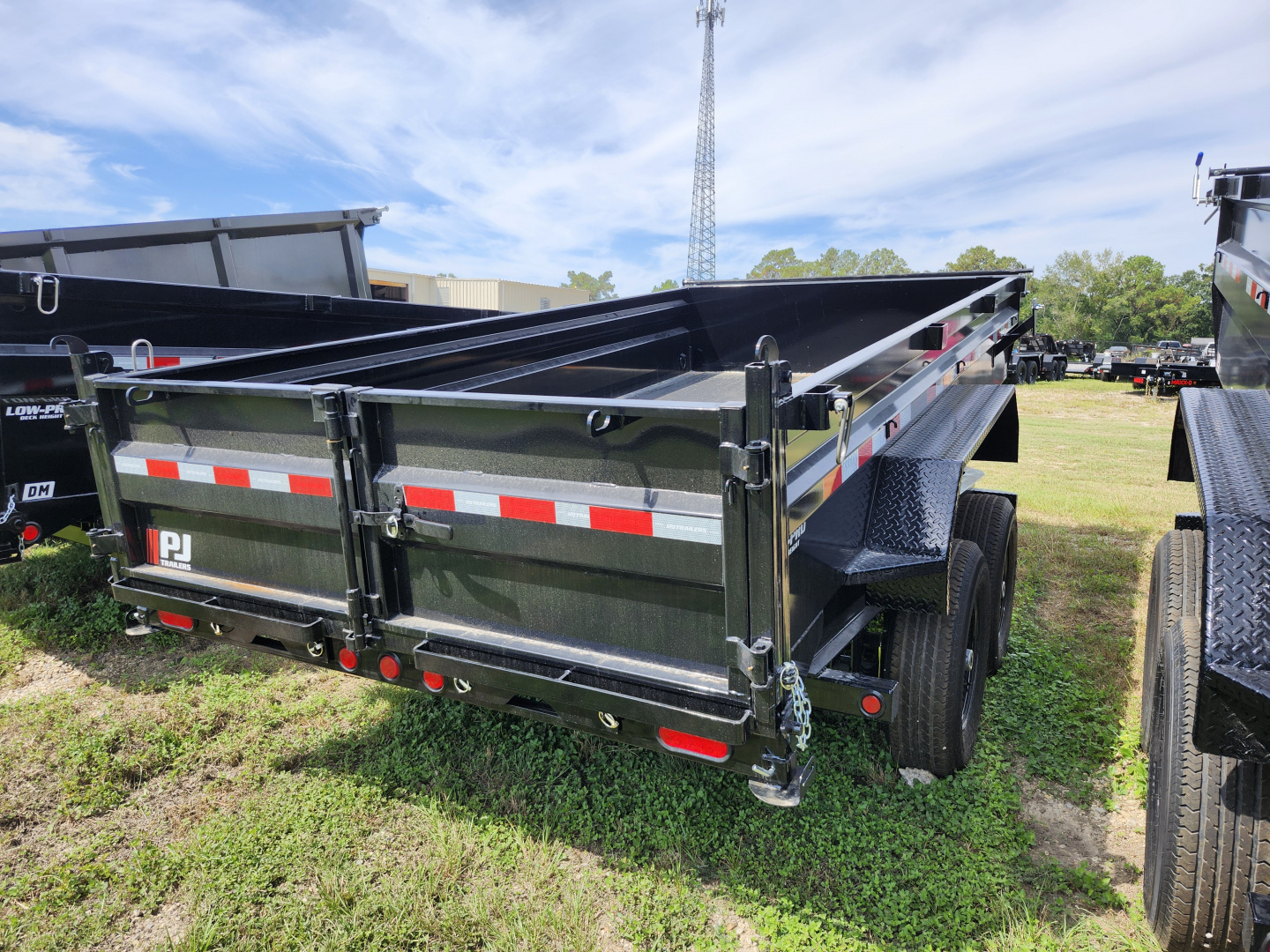New 2026 PJ Trailers DL14 Dump Trailer