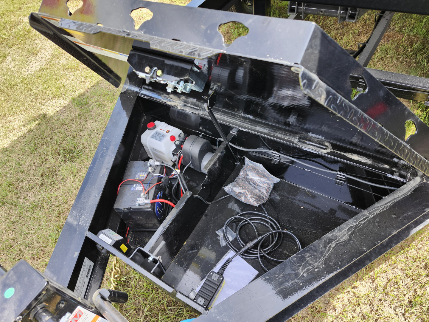 New 2026 PJ Trailers DL14 Dump Trailer