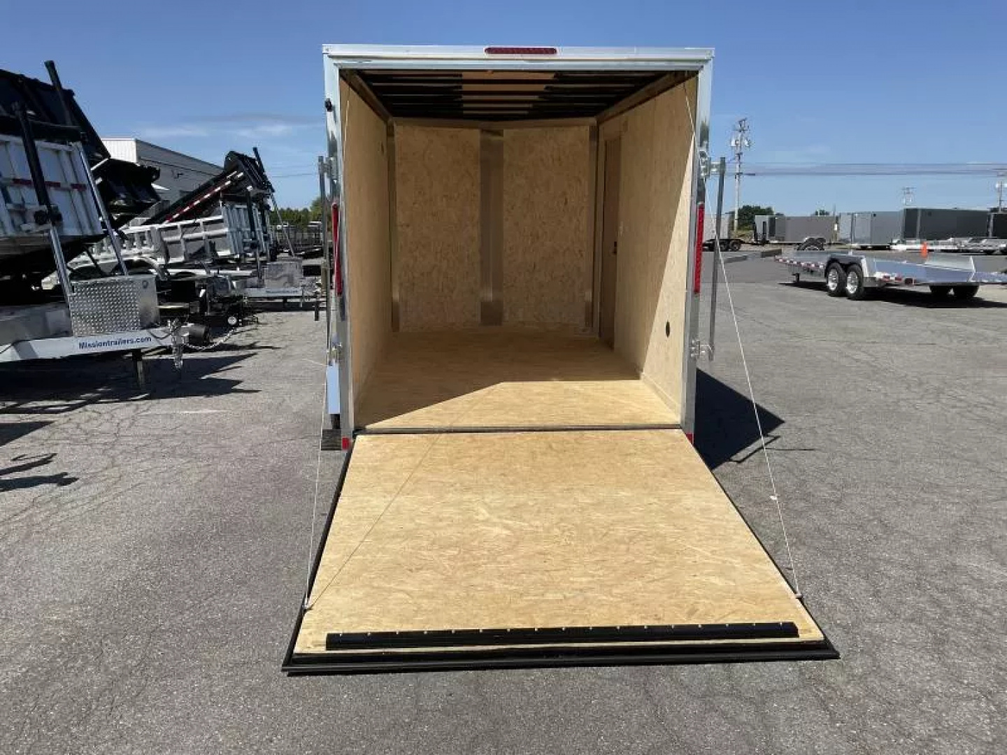 New 2026 Look Trailers 7x12 3.5K RAMP DOOR ST DLX Cargo / Enclosed Trailer