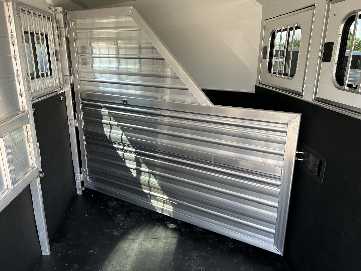 New 2026 Cimarron Norstar 3 Horse Trailer