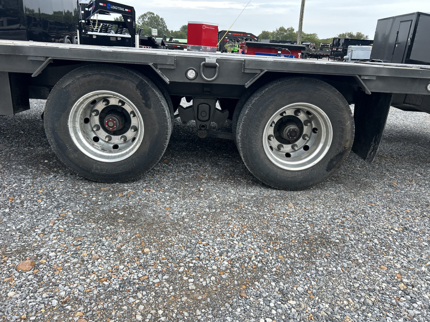 Used 2025 MAXXD 102"X32' 30K Gooseneck Flatbed Trailer