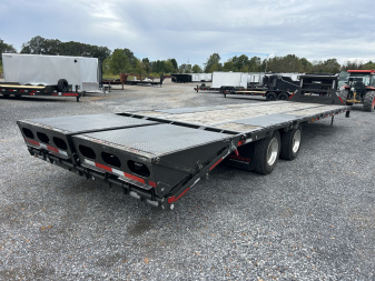 Used 2025 MAXXD 102"X32' 30K Gooseneck Flatbed Trailer