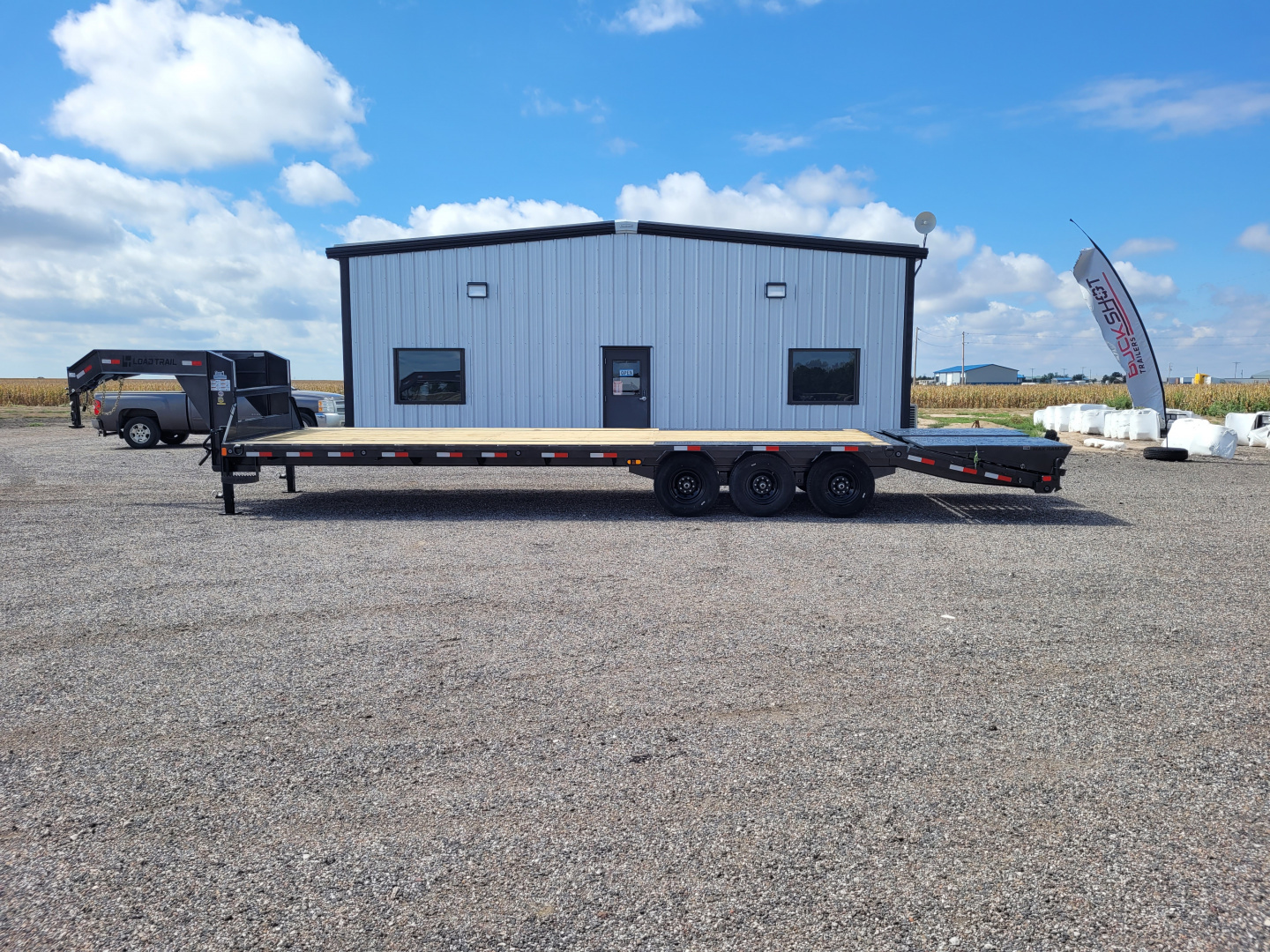 New 2026 Load Trail 102"x32' Gooseneck Triple Axle Deckover Trailer