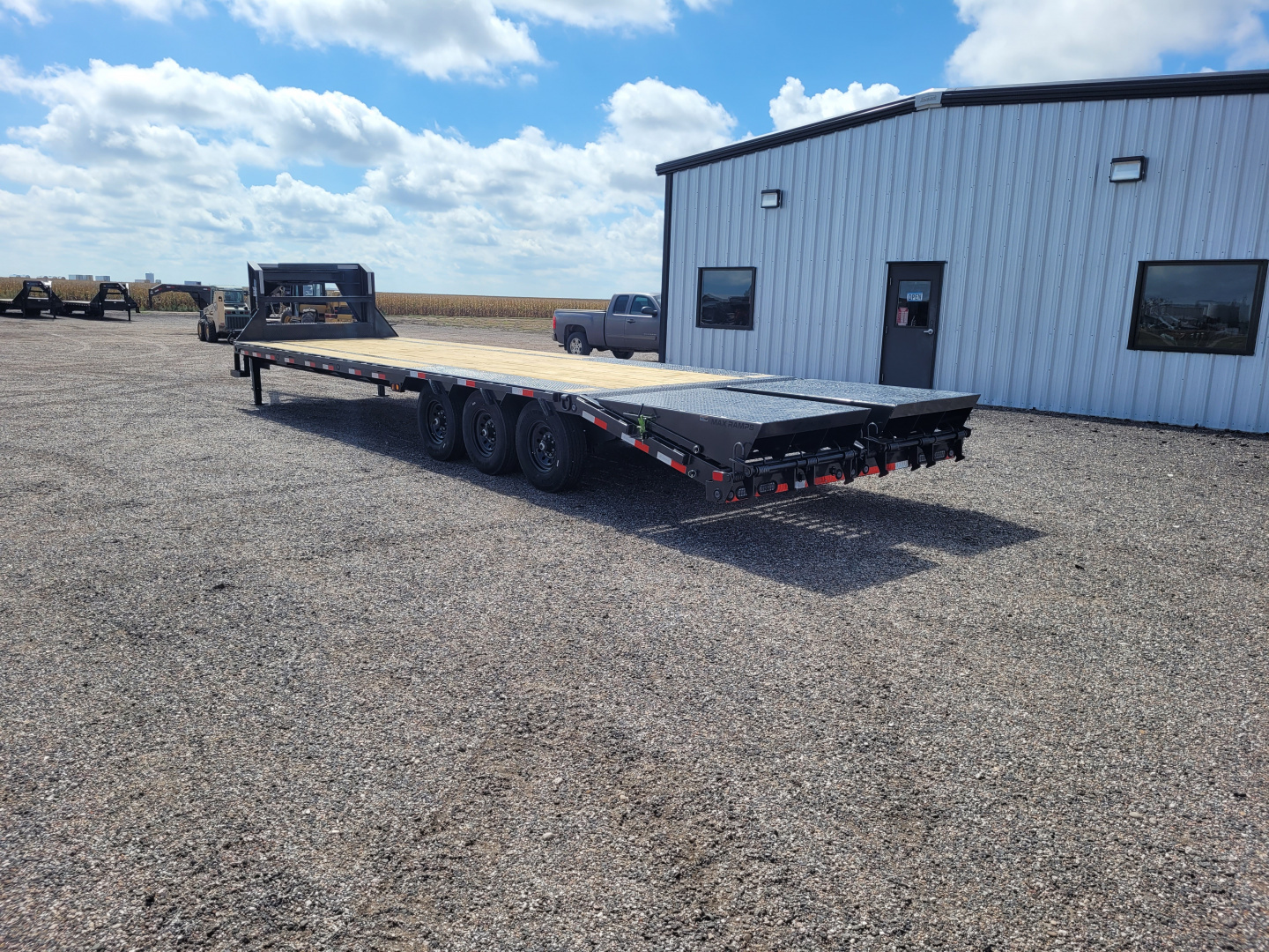New 2026 Load Trail 102"x32' Gooseneck Triple Axle Deckover Trailer