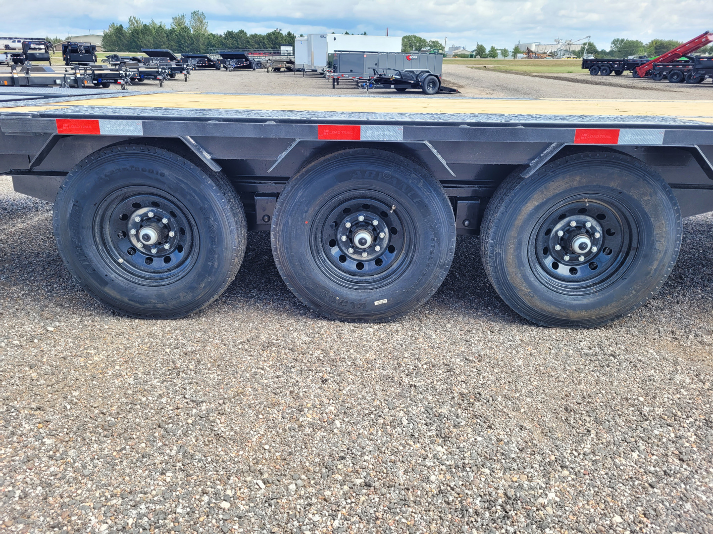 New 2026 Load Trail 102"x32' Gooseneck Triple Axle Deckover Trailer
