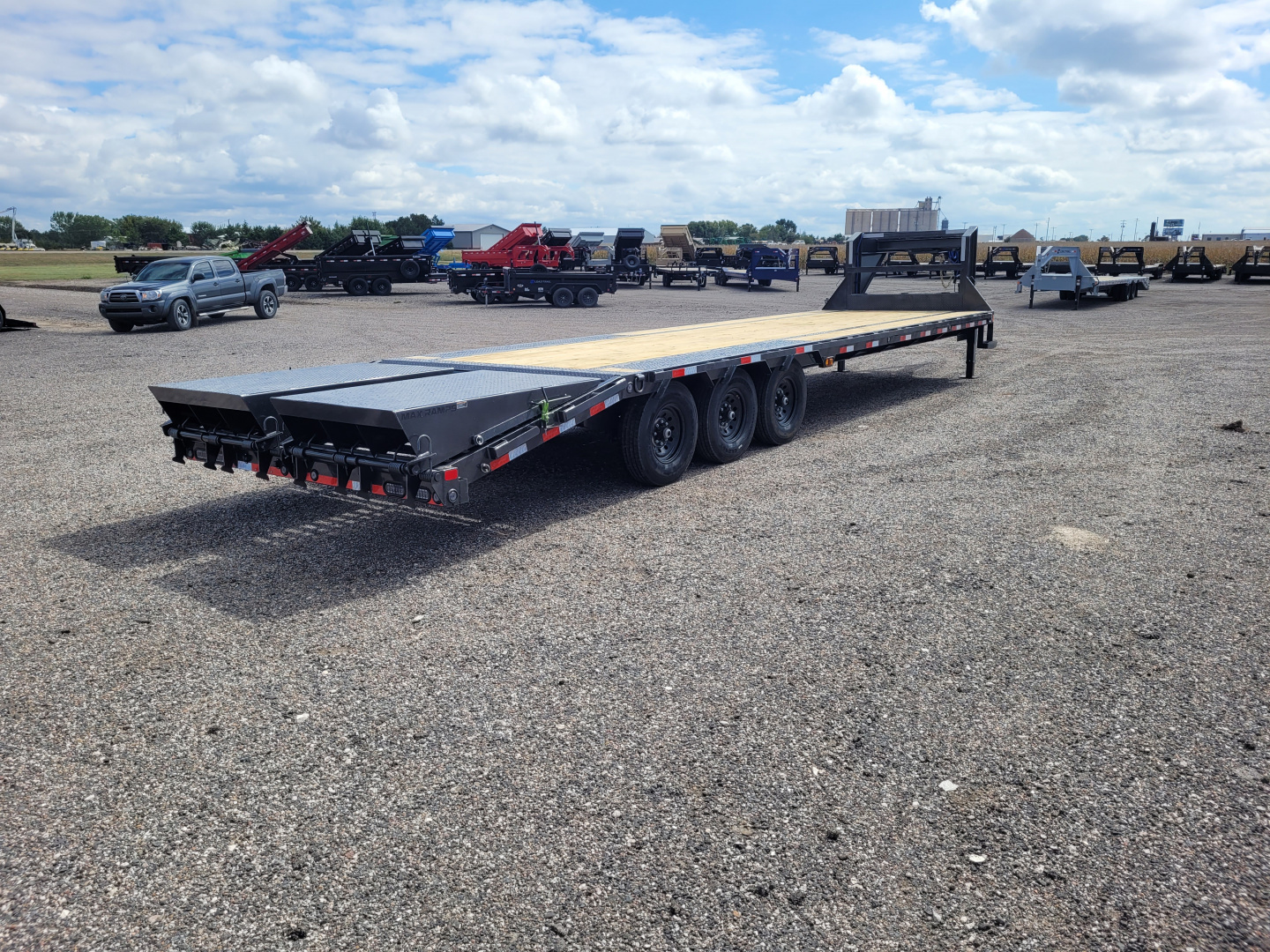 New 2026 Load Trail 102"x32' Gooseneck Triple Axle Deckover Trailer