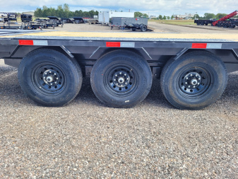 New 2026 Load Trail 102"x32' Gooseneck Triple Axle Deckover Trailer