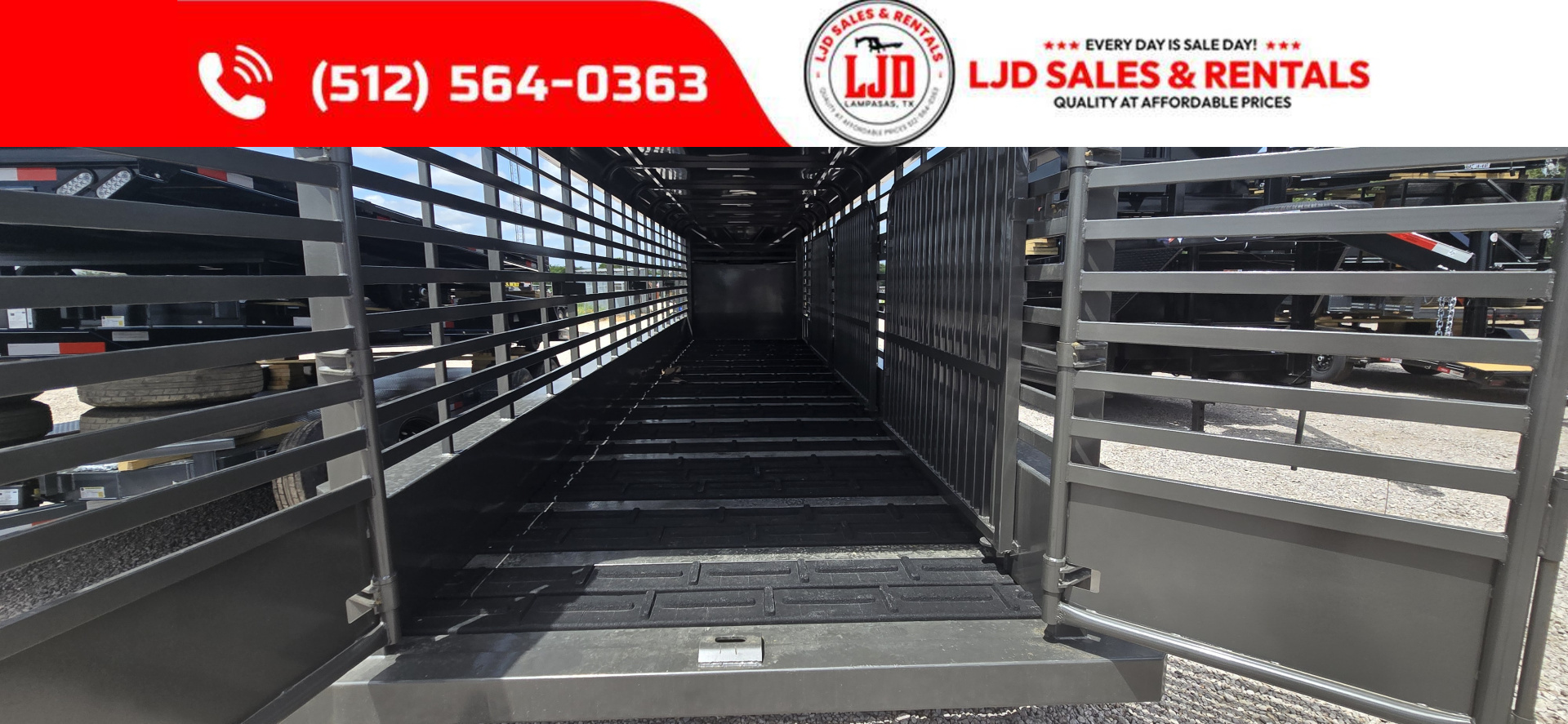 New 2025 East Texas - 80" x 32' - Gooseneck - 21K GVWR - Stock Trailer