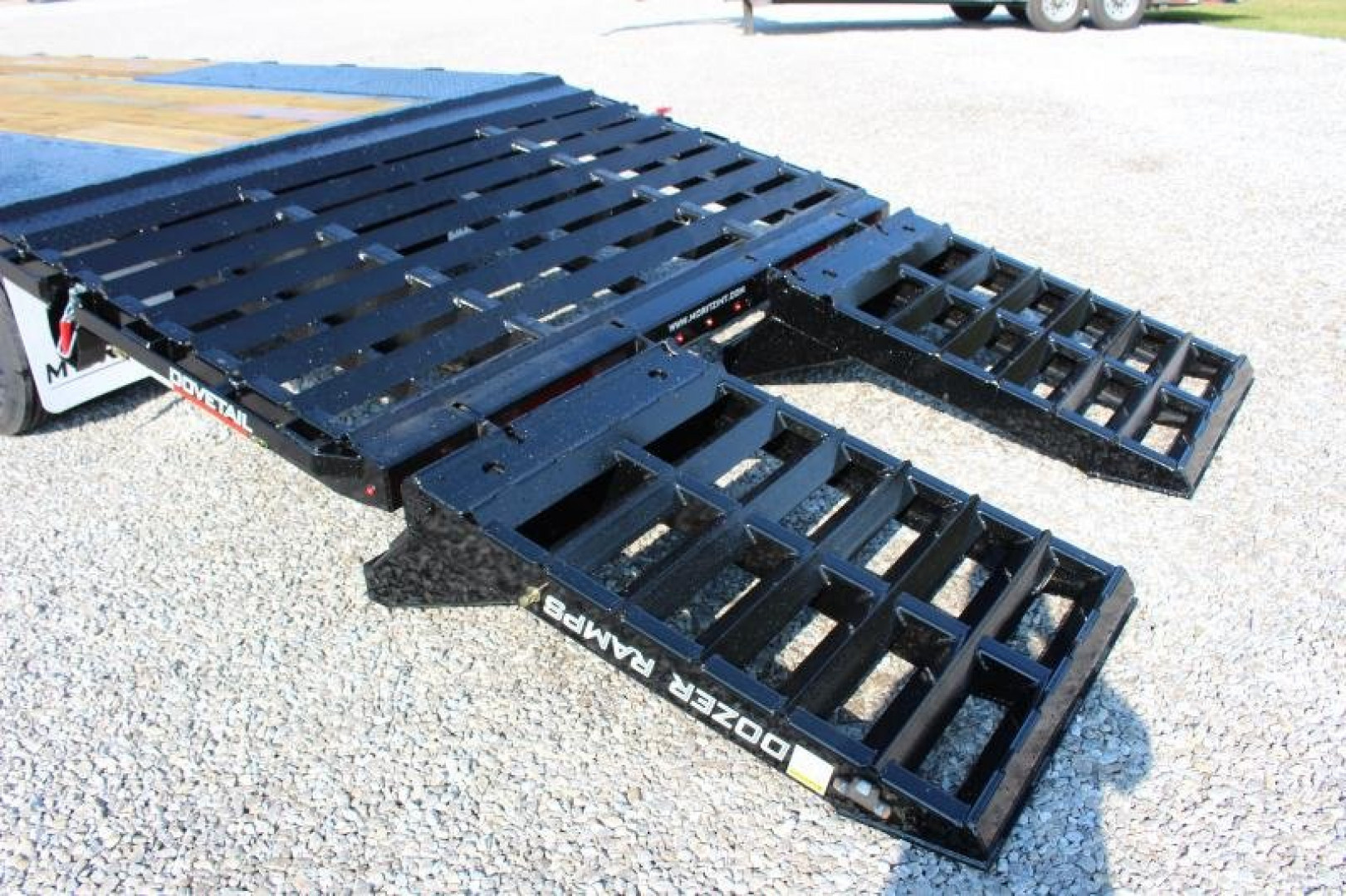 New 2025 Moritz FDPH DT 22' + 5' - Pintle Ring Deckover Equipment Trailer - 25900# GVW