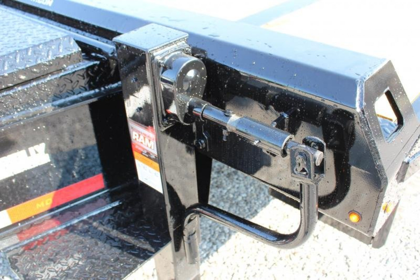 New 2025 Moritz FDPH DT 22' + 5' - Pintle Ring Deckover Equipment Trailer - 25900# GVW