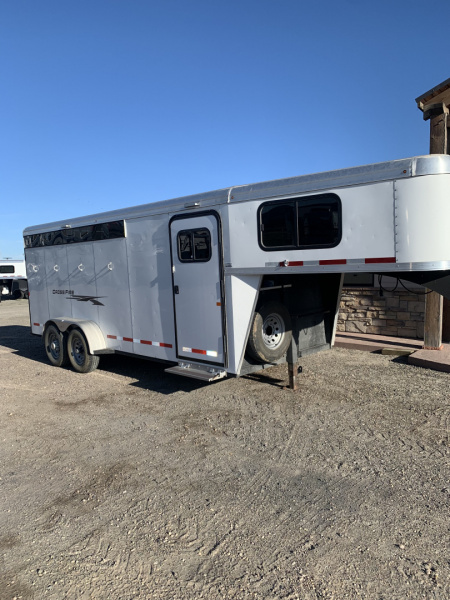 Used 2017 Logan Coach Crossfire 4 Horse Trailer