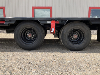 New 2026 PJ 102"x40' GN Low-Pro Air-Ride Flatbed w/ Duals - LD