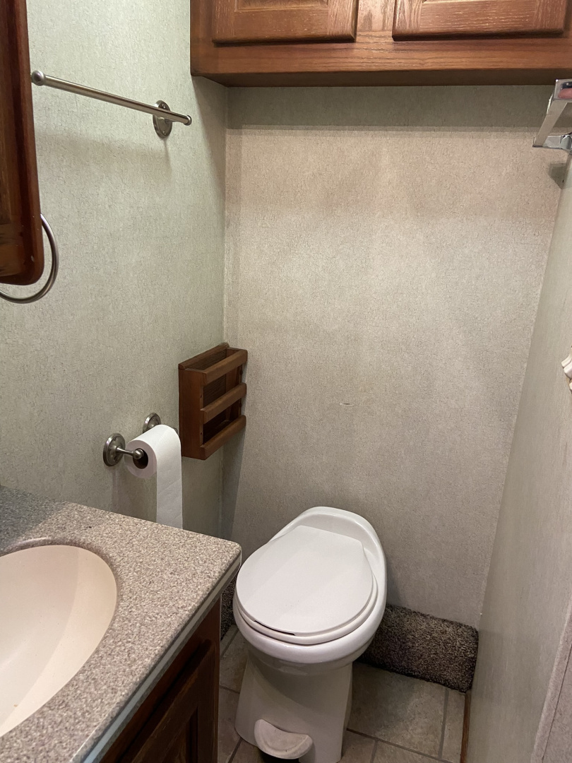 Used 2006 HAULMARK TOTER 16FT W-SLIDE