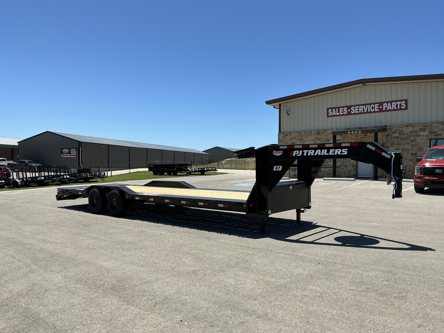 New 2026 PJ 102"x28' Gooseneck Pro-Beam Super-Wide Equipment Trailer – H7