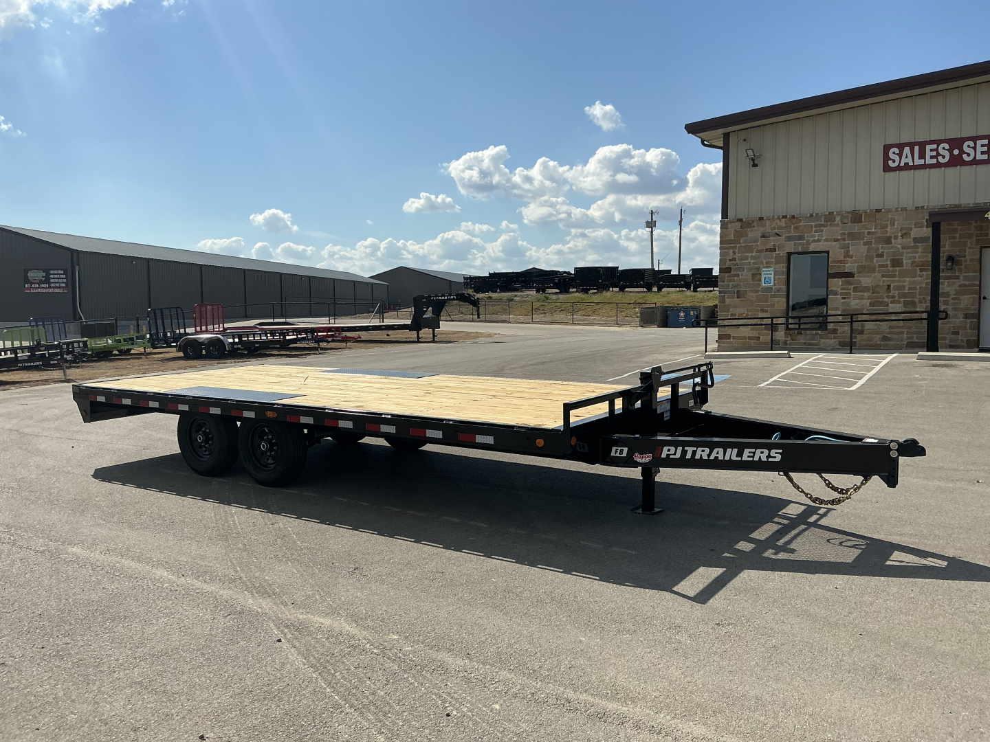 New 2026 PJ 102"x20' BP 8" I-Beam Deckover Trailer – F8
