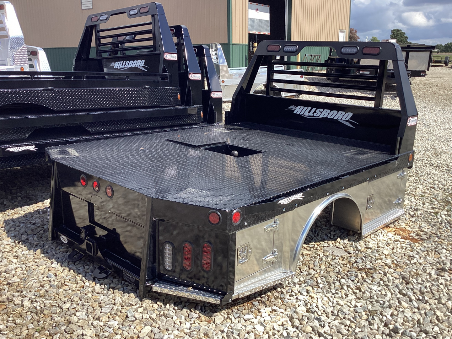 New 2026 Hillsboro STA 500 Fits Single Wheel, Longbed Ram/ GM Trucks